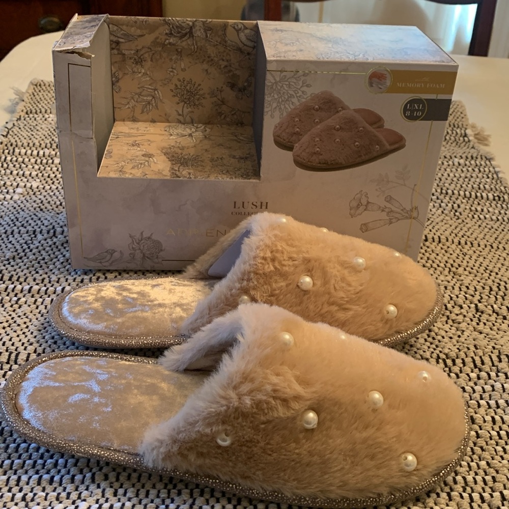 Adrienne Vittadini Tan Pearl Slippers. Size L/XL (8/10). New in Box.